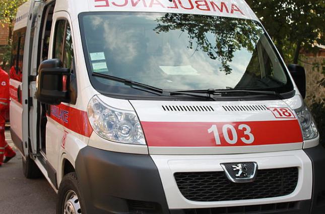ЧП в Черкассах: школьники начали терять сознание на линейке, 20 детей в реанимации