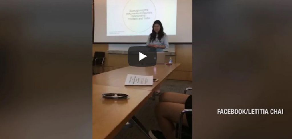 Студентка разделась в аудитории из-за замечания преподавателя. ВИДЕО