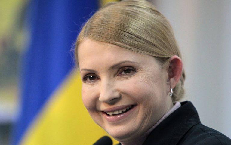 Животворящие каблуки: больную Тимошенко заметили в Раде на «лабутенах»