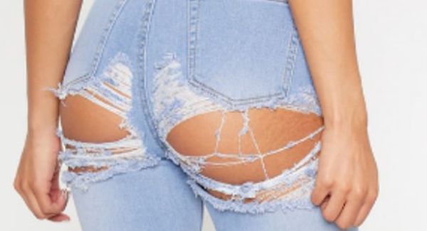 У вас щось тріснуло: новий тренд літа – джинси з розрізами на сідницях