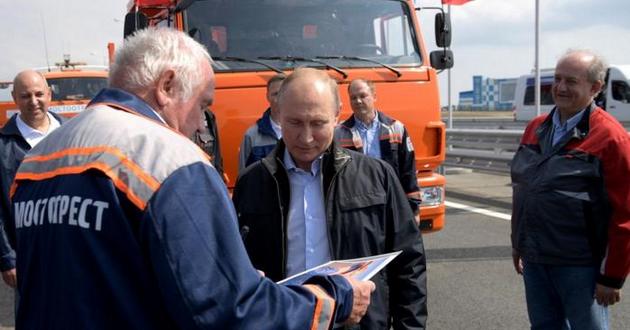 Обреченность в глазах Путина в КамАЗе бьет рекорды. ФОТО