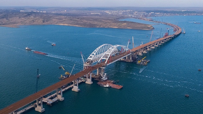 В оккупированном Крыму открылось автомобильное движение по Керченскому мосту