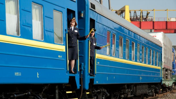«Укрзализныця» вводит новую систему оплаты на вокзалах и в поездах