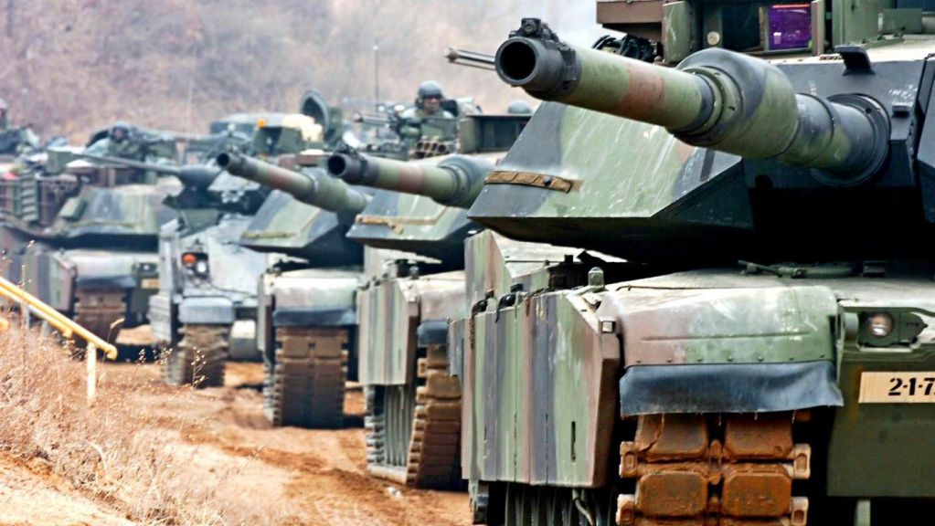 Колонны военной техники США движутся в страны Балтии и Польшу