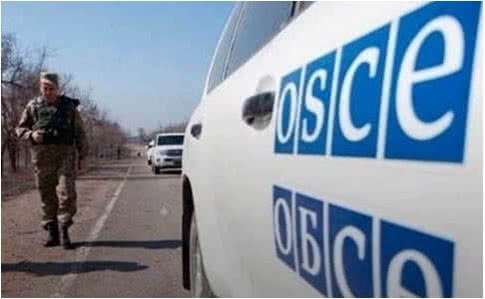 На Донбассе патруль ОБСЕ чуть не попал под обстрел