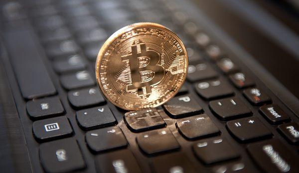 На криптовалютном рынке снова неспокойно: свежий курс Bitcoin