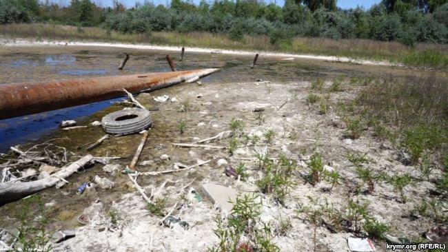 Главная водная артерия оккупированного Крыма превращается в мусорную свалку. ФОТО