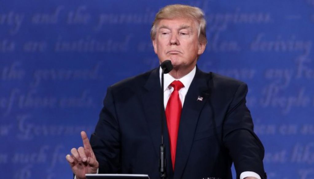 Советник Трампа слег с сердечным приступом