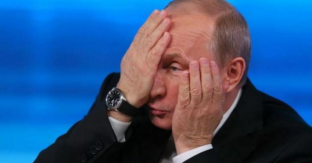 ЧМ-2018: Путина подняли на смех за выступление в «пушистом лифчике»