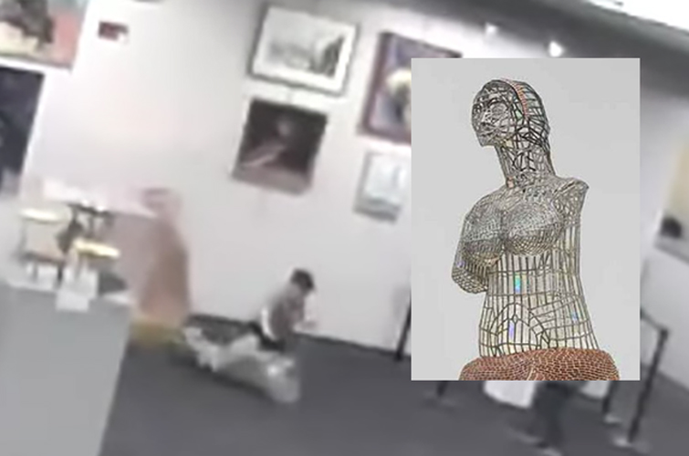Дитина розбила скульптуру за $132 тисячі. Цю суму вимагають з батьків