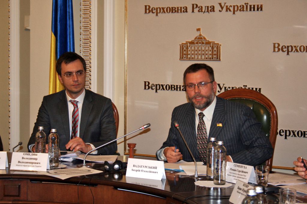 Війна компроматів: що не поділили нардеп Вадатурський та міністр Омелян