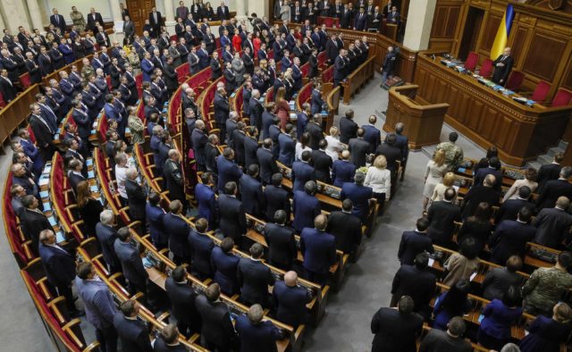 В Раде принят долгожданный «льготный» закон: чем он обернется для украинцев