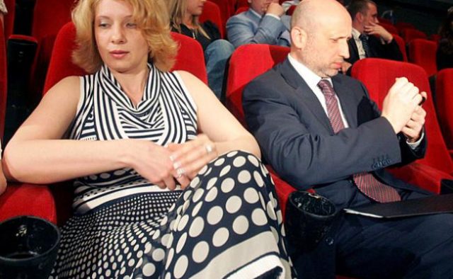 ЛГБТ-скандал з дружиною Турчинова вийшов на новий рівень: може жорстко поплатитися