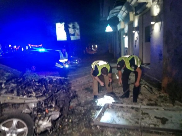 Взрыв в центре Одессы: на воздух взлетел автомобиль