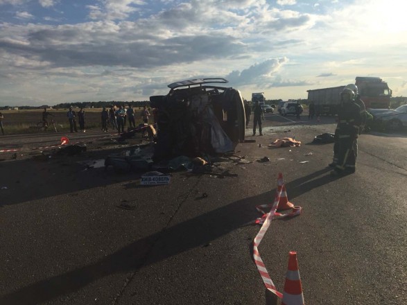 Страшное ДТП в Ровенской области: маршрутка врезалась в грузовик, есть погибшие