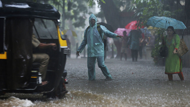 В Индии произошло сильнейшее наводнение. ВИДЕО