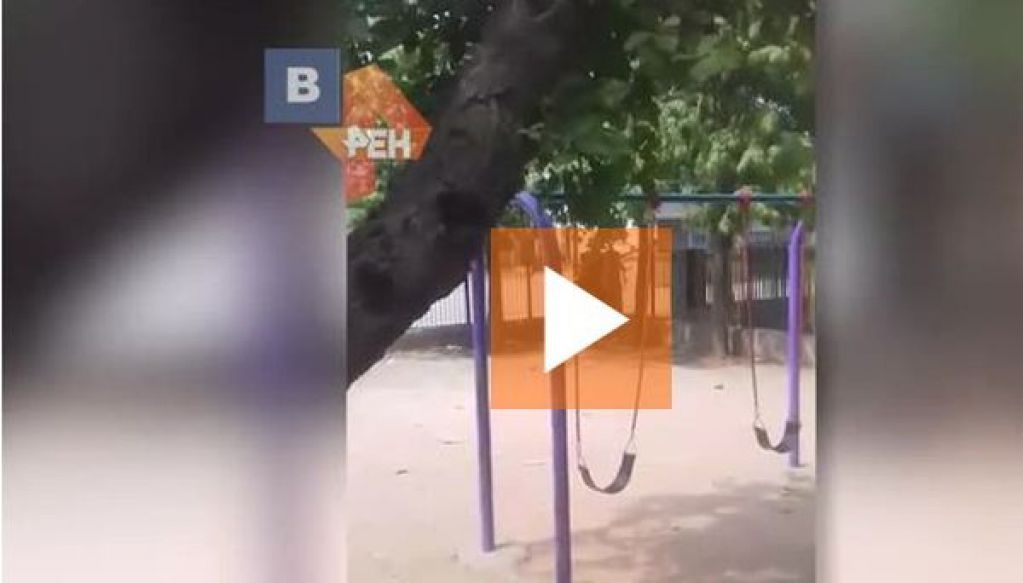 Призрачный ребенок: очевидцы утверждают, что засняли "ужас" на детских качелях. ВИДЕО