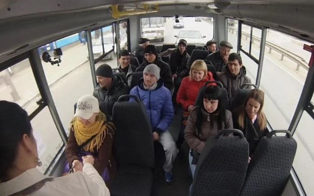 Домогательства в маршрутках Киева: в сеть слили фото наглого любителя ягодиц