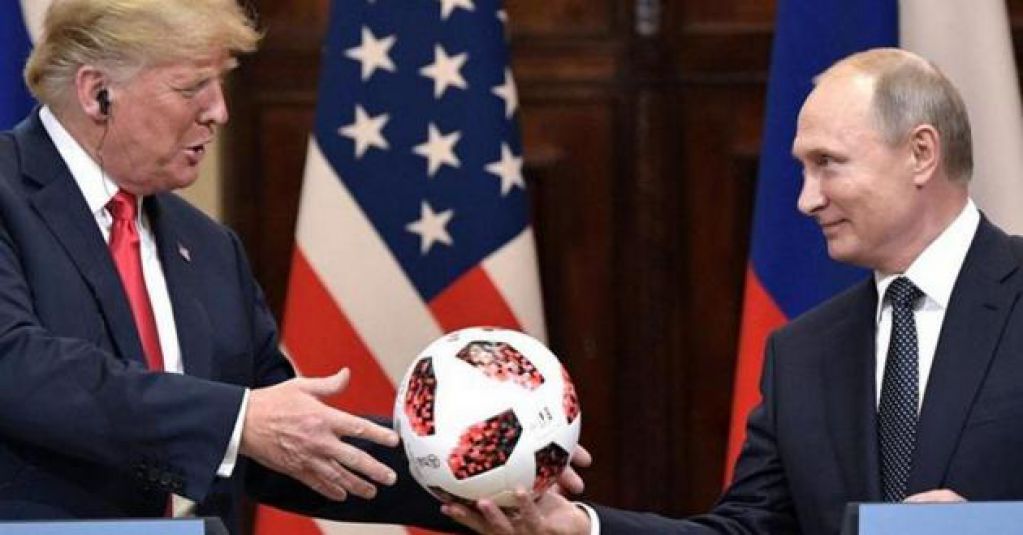 Нельзя заносить в Белый дом: дешевый подарок Путина заподозрили в прослушке