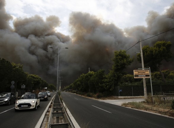 В Греции число жертв из-за лесного пожара превысило 60 человек