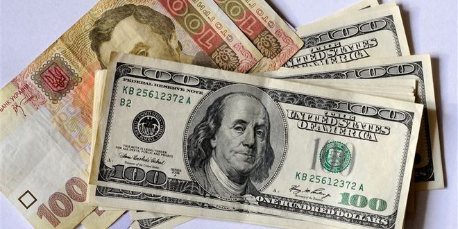 Доллар больно ударит по гривне: кто толкает вверх валюту
