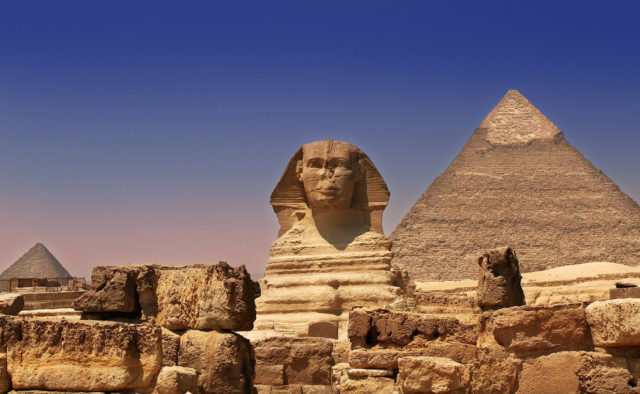 В Египте нашли неизвестную статую Сфинкса: видео и почему ее боятся доставать
