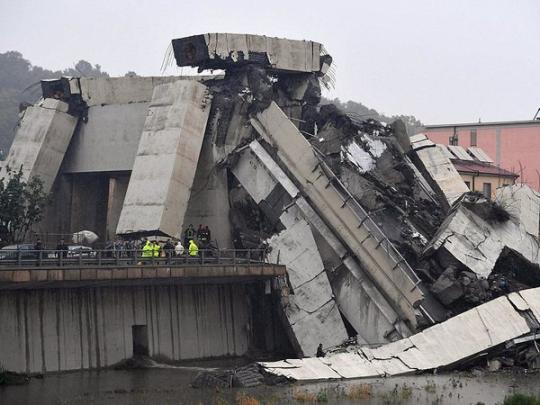 Обрушение моста в Италии: в числе пострадавших двое украинцев. ФОТО