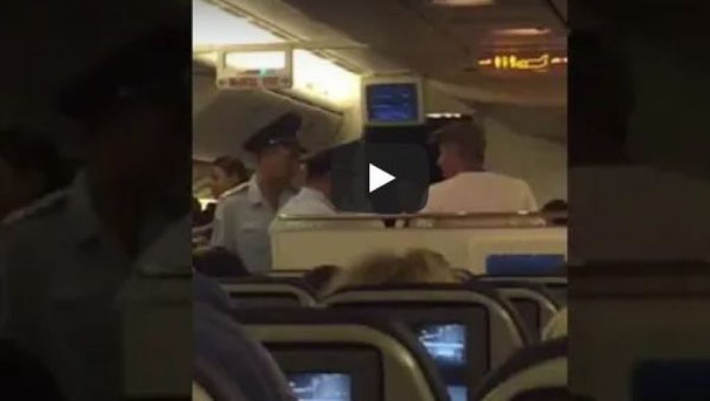 Скандальный российский актер устроил пьяный дебош в самолете. ВИДЕО