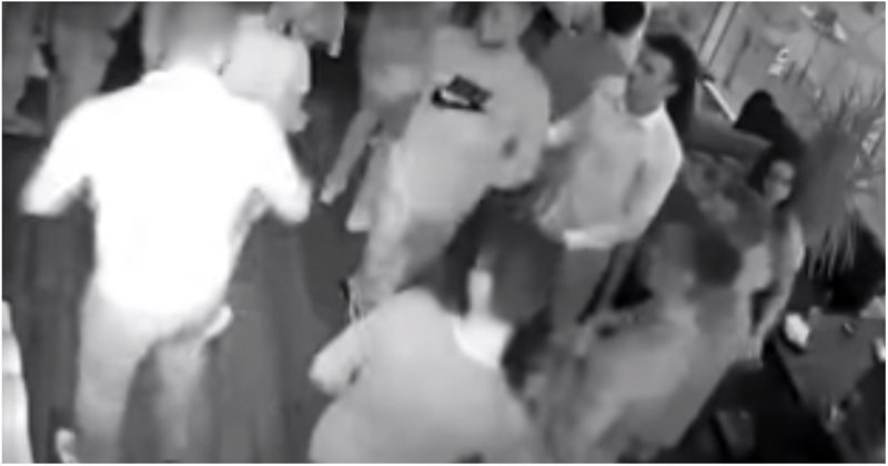 Танцующий убийца: мужчина нокаутировал нескольких посетителей ночного клуба в Тамбове. ВИДЕО