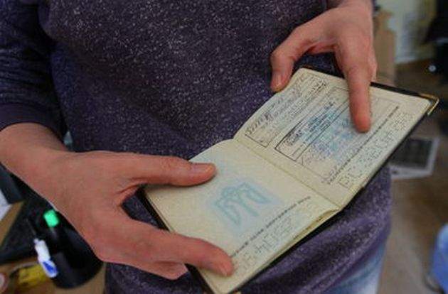 Готовьте паспорта: к украинцам придут домой и заставят платить