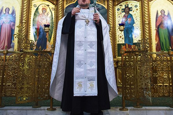 Российского священника задержали за изнасилование школьницы