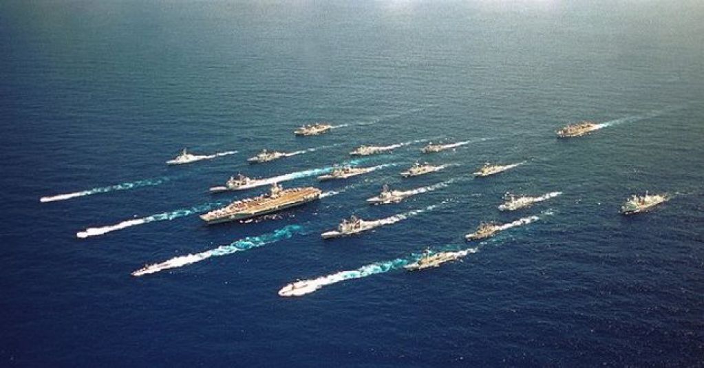 Флотилия США окружила Сирию для возможного ракетного удара по Асаду