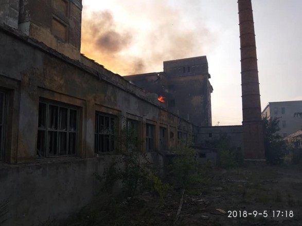 Пожар в Краматорске: горел бывший хлебозавод