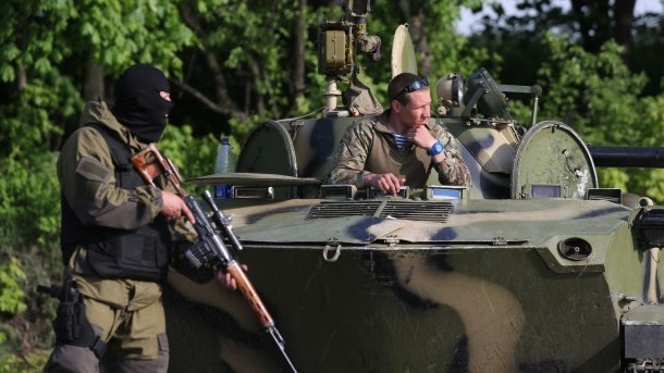В Донецке фиксируют движение военной техники. ВИДЕО
