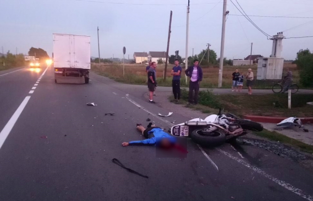 Під Мукачевом сталася смертельна ДТП: загинув молодий мотоцикліст. ФОТО