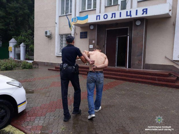 Душил и бил головой об стену: опасный преступник терроризирует киевлян