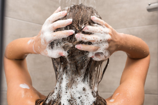 Названа главная ошибка во время мытья волос