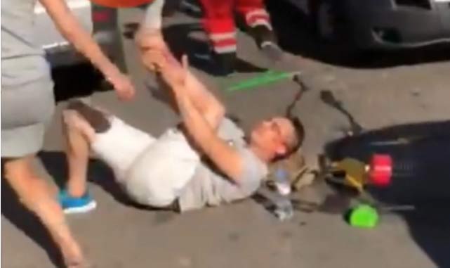Малыш ужасно кричал: в Киеве машина налетела на отца с ребенком, кадры сразу после ДТП