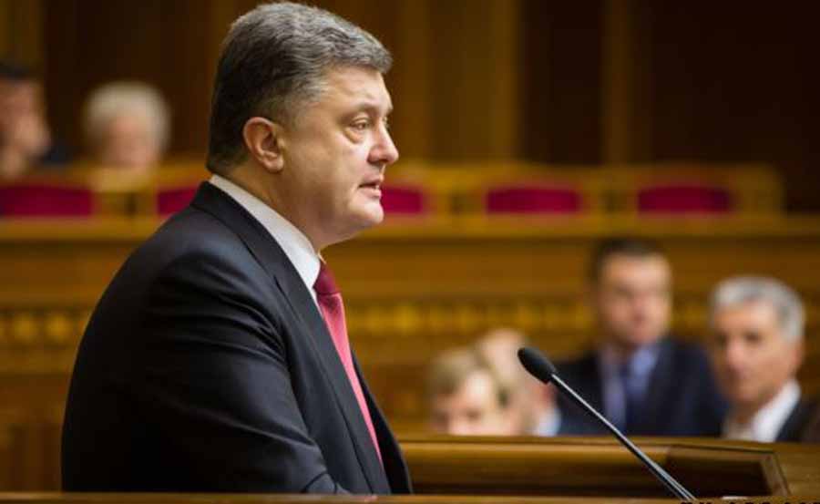 Депутаты покидали Раду прямо во время речи Порошенко