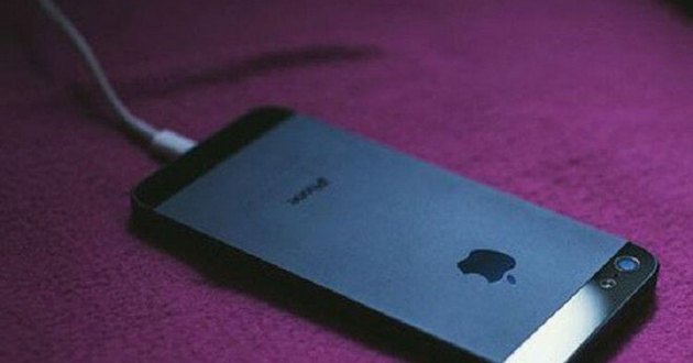 Названа главная ошибка при зарядке смартфона