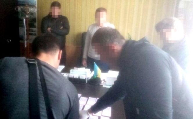 СБУ поймали на взятке главу одной из территориальных общин Донецкой области