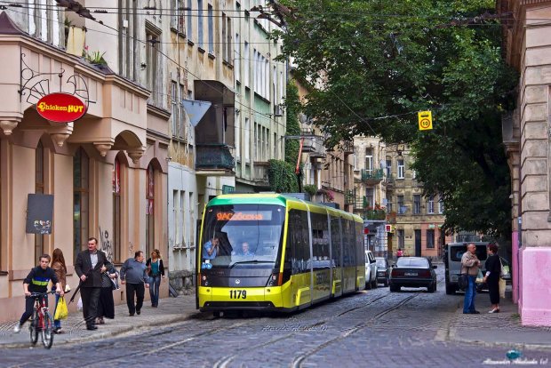 Лучше пешком: троллейбус-оплодотворитель перепугал всех женщин во Львове