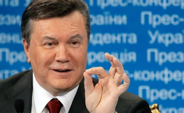 Лучшая подружка Януковича возвращается в Украину: Спрятала глаза и заплела косу