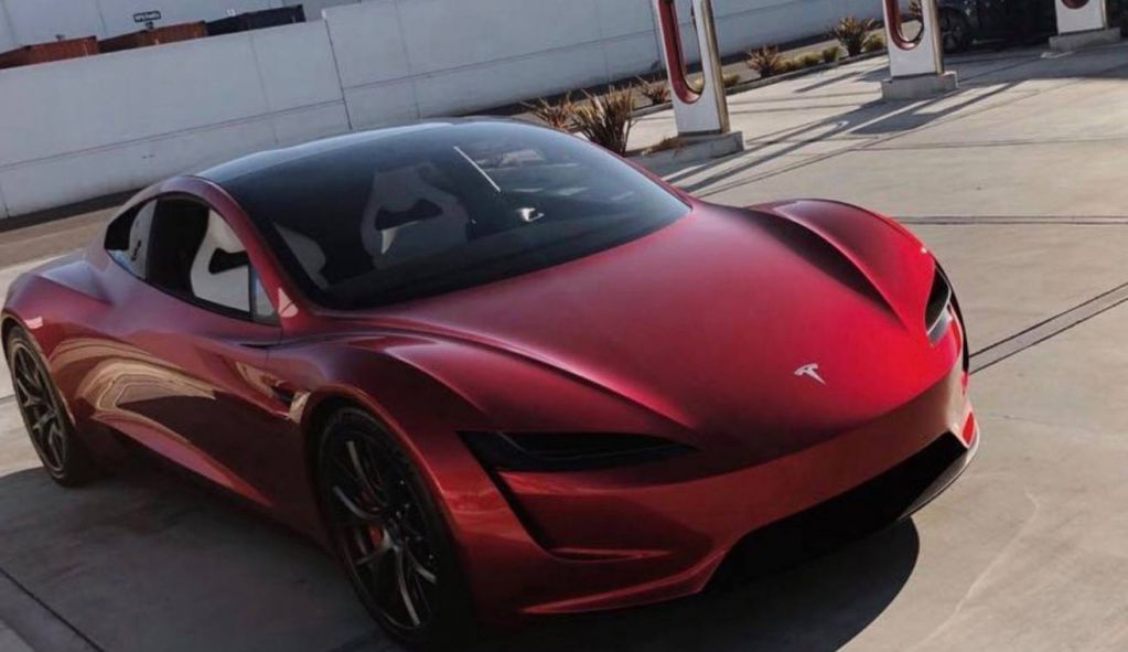 В сети появились ФОТО Tesla Roadster второго поколения