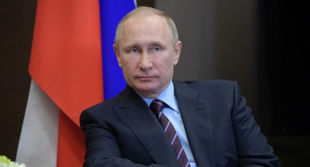 В день рождения Путина в сети разместили его редкие фото