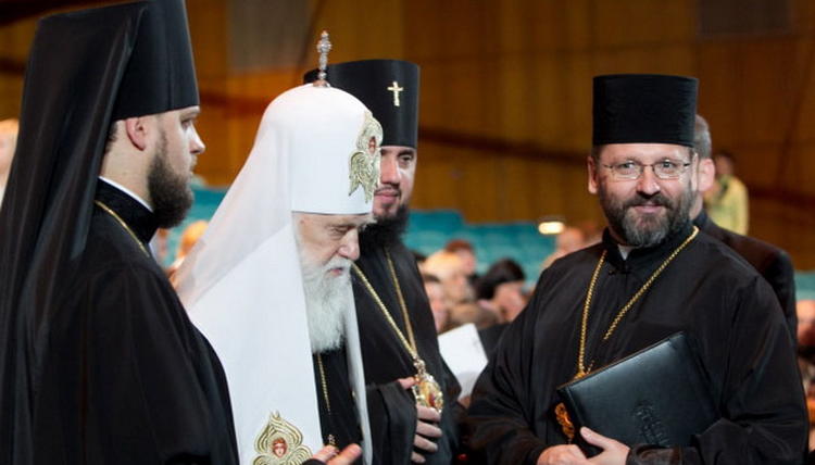 Синод Вселенского Патриархата снял анафему с Филарета и Макария 