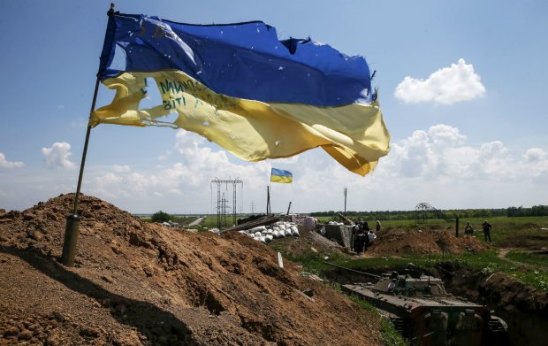 На Донбассе появились сине-желтые флаги, везде слышно "Слава Украине": что происходит