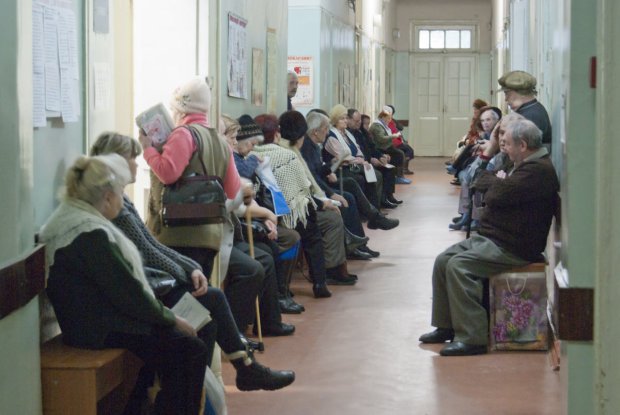 С каждого по 400 грн: украинцев заставят поголовно страховаться