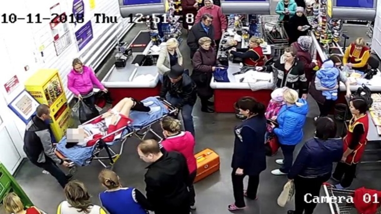 Россиянка родила ребенка в супермаркете. ВИДЕО
