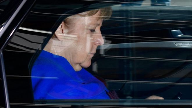 Политолог Булавин рассказал, с какими вопросами Меркель едет к Порошенко и Гройсману